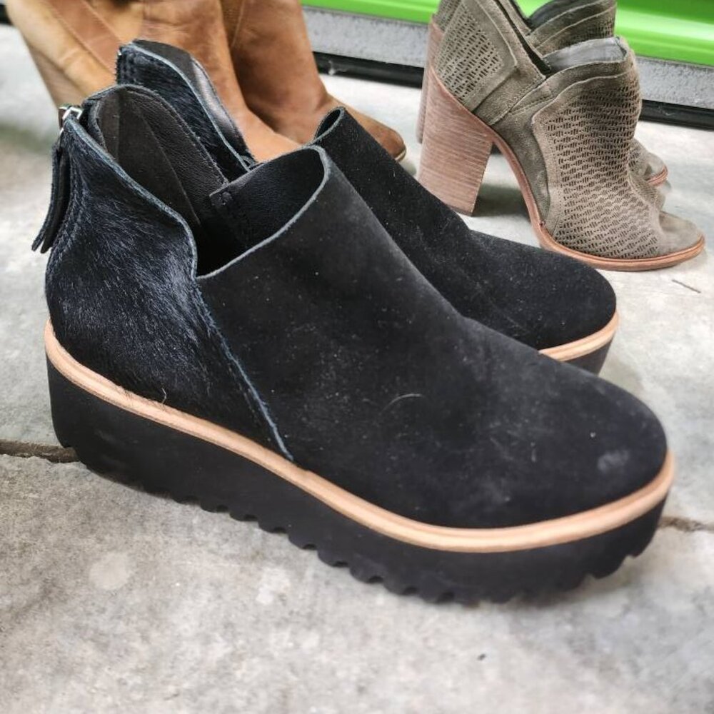 Vince Camuto, like new, booties, size 8